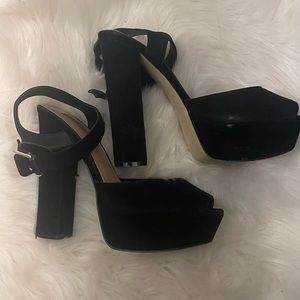 Steve Madden Black Plaftorm Sandals size 8